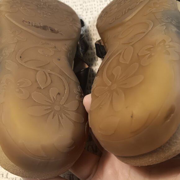 Aetrex women's 'Izzy' black faux leather adjustable thongs flip flops sz 9 - 9.5 - Picture 11 of 13